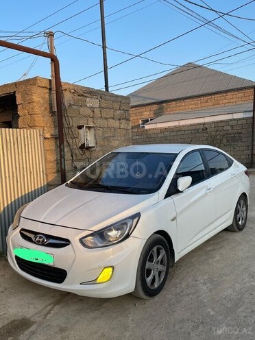 Hyundai Accent 2013, 280,000 km - 1.6 l - Bakı