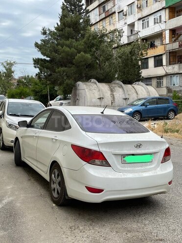 Hyundai Accent 2013, 280,000 km - 1.6 l - Bakı