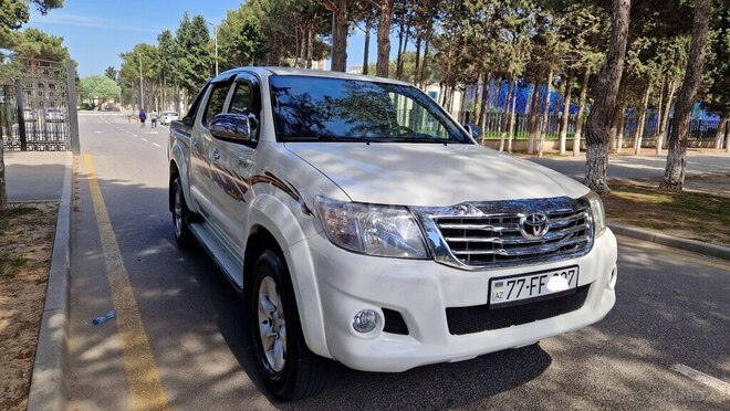 Toyota Hilux 2012, 212,000 km - 2.5 l - Bakı