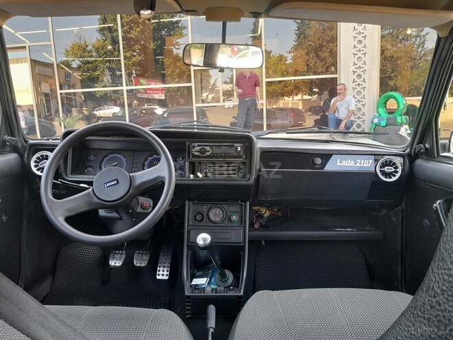 LADA (VAZ) 2107-17