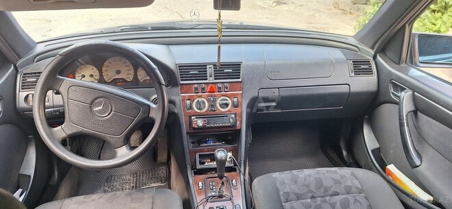 Mercedes C 220 2000, 588,443 km - 2.2 l - Bakı