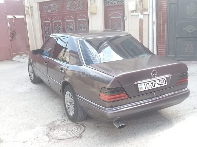 Mercedes E 250 1991, 365,214 km - 2.5 l - Bakı