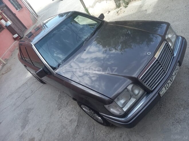 Mercedes E 250 1991, 365,214 km - 2.5 l - Bakı