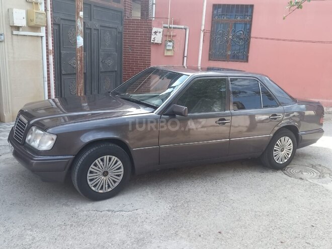 Mercedes E 250 1991, 365,214 km - 2.5 l - Bakı