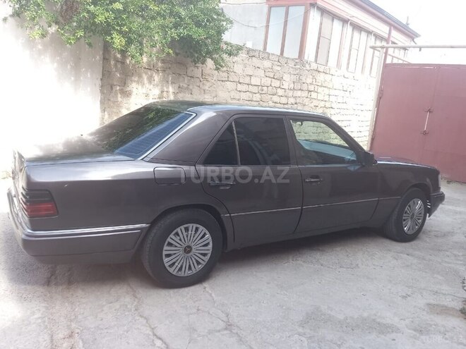 Mercedes E 250 1991, 365,214 km - 2.5 l - Bakı