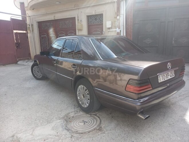 Mercedes E 250 1991, 365,214 km - 2.5 l - Bakı