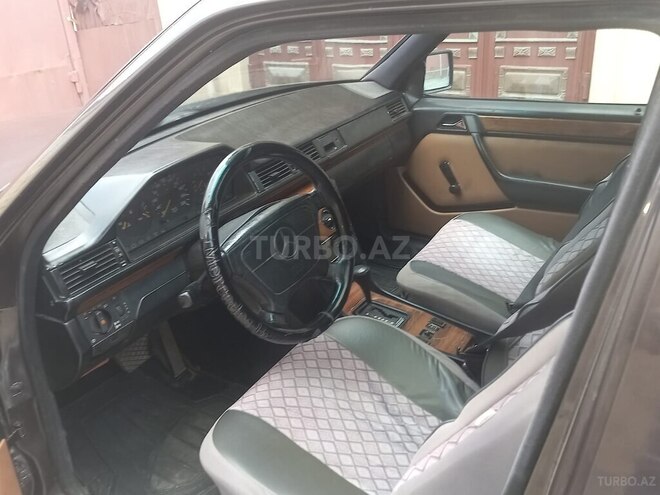 Mercedes E 250 1991, 365,214 km - 2.5 l - Bakı