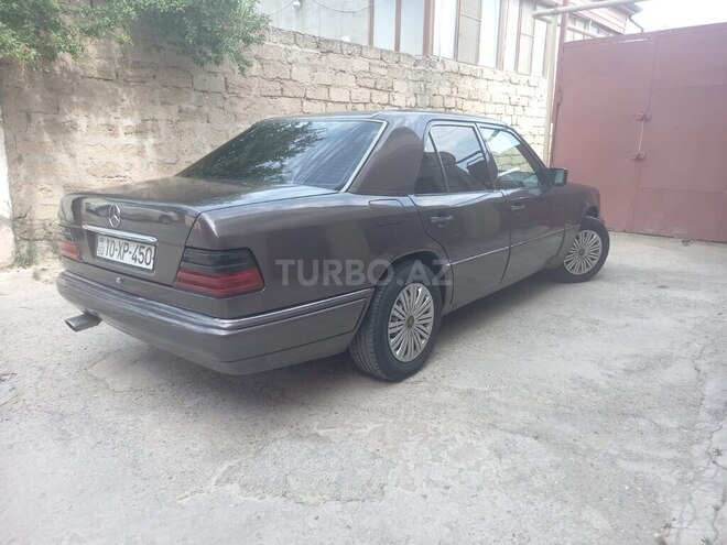 Mercedes E 250 1991, 365,214 km - 2.5 l - Bakı