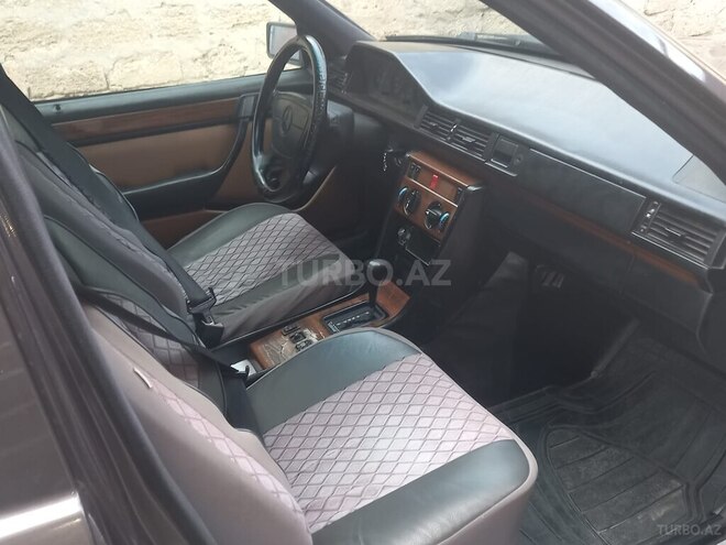 Mercedes E 250 1991, 365,214 km - 2.5 l - Bakı