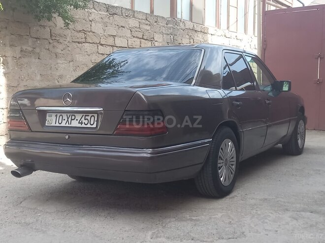 Mercedes E 250 1991, 365,214 km - 2.5 l - Bakı
