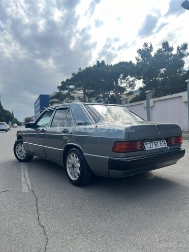 Mercedes 190-2
