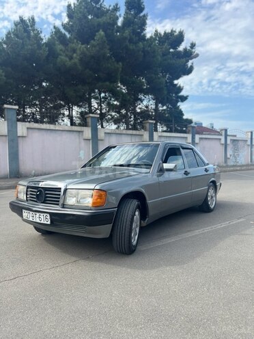 Mercedes 190-4