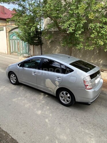 Toyota Prius-5