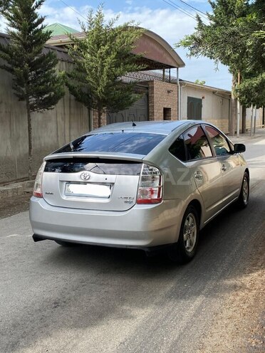 Toyota Prius-4