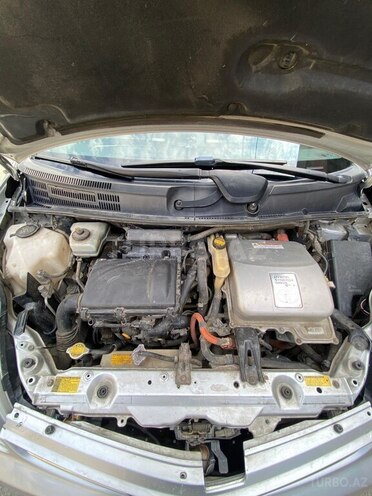 Toyota Prius-8