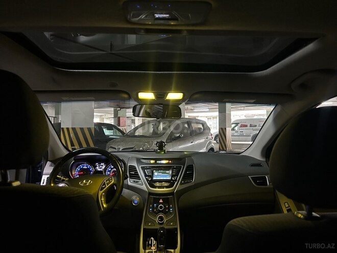 Hyundai Elantra 2015, 240,187 km - 1.8 l - Bakı