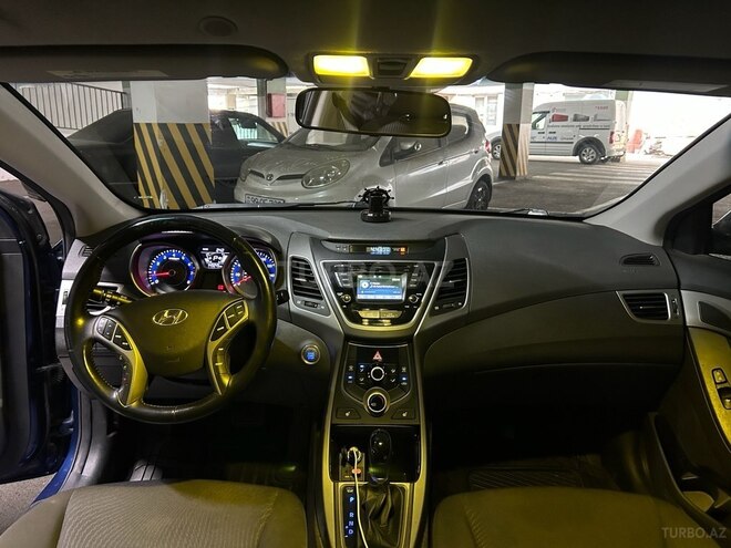 Hyundai Elantra 2015, 240,187 km - 1.8 l - Bakı
