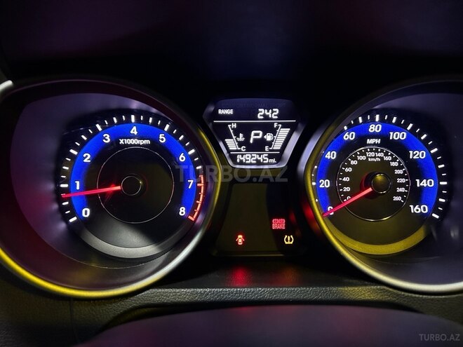 Hyundai Elantra 2015, 240,187 km - 1.8 l - Bakı