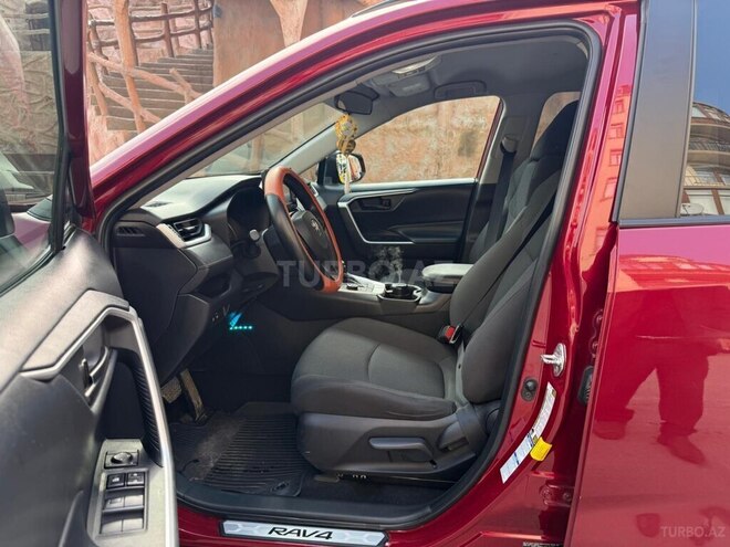 Toyota RAV4-6