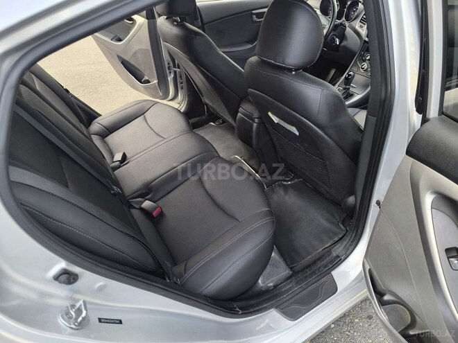 Hyundai Elantra 2015, 191,512 km - 1.8 л - Zaqatala