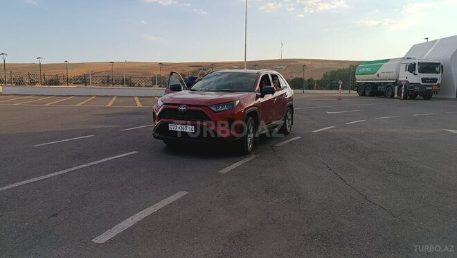 Toyota RAV4-18