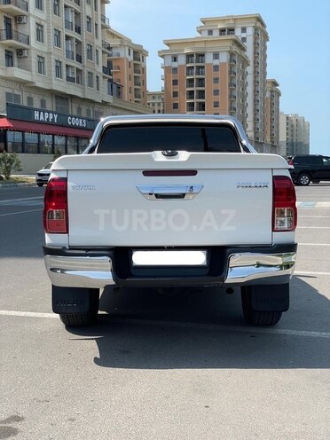 Toyota Hilux 2019, 125,000 km - 2.8 l - Bakı