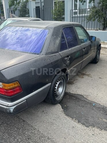 Mercedes E 230 1995, 300,000 km - 2.3 l - Bakı