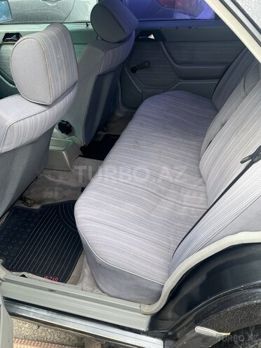 Mercedes E 230 1995, 300,000 km - 2.3 l - Bakı
