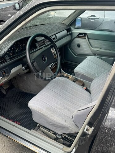 Mercedes E 230 1995, 300,000 km - 2.3 l - Bakı