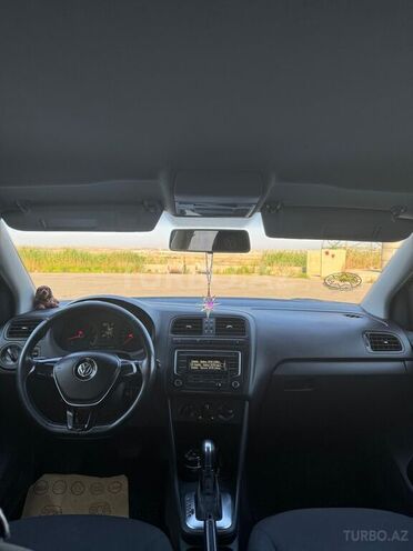 Volkswagen Polo 2017, 175,000 km - 1.6 l - Bakı