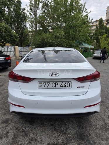Hyundai Avante-11