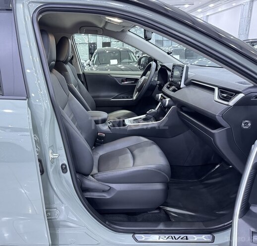 Toyota RAV4 2022, 28,600 km - 2.0 л - Bakı