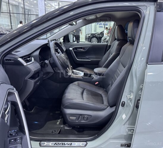 Toyota RAV4 2022, 28,600 km - 2.0 л - Bakı