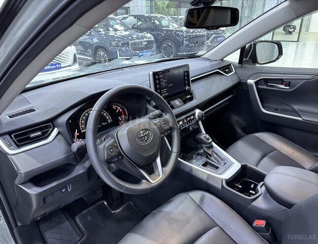 Toyota RAV4 2022, 28,600 km - 2.0 л - Bakı