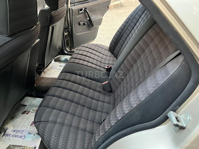 Mercedes 190 1992, 200,000 km - 1.8 l - Qusar