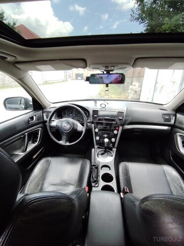 Subaru Legacy-12
