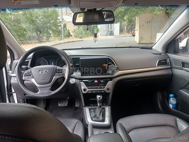Hyundai Avante 2015, 206,000 km - 1.6 л - Bakı