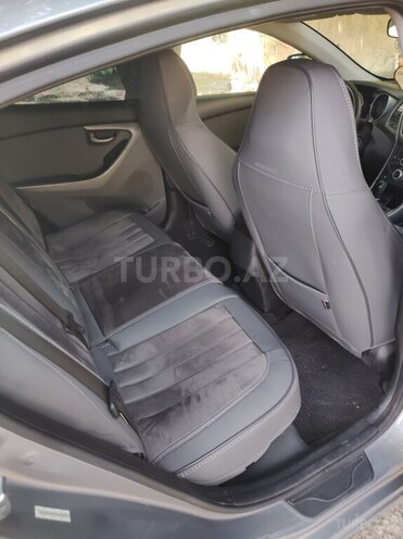 Hyundai Elantra 2014, 135,865 km - 1.8 l - 