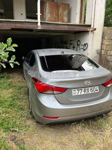 Hyundai Elantra 2014, 135,865 km - 1.8 l - 