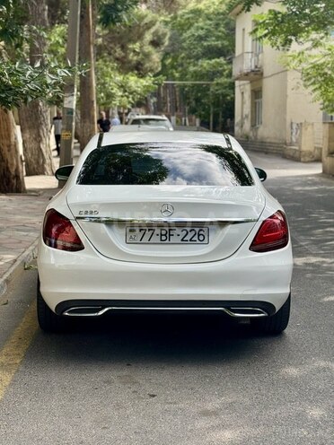 Mercedes C 220 2018, 100,000 km - 2.2 l - Bakı