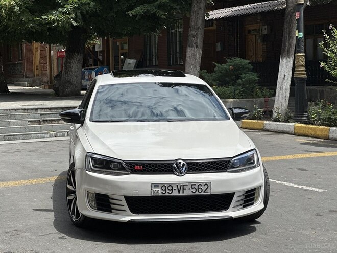 Volkswagen Jetta-2