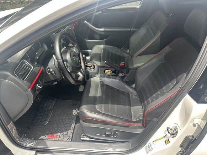 Volkswagen Jetta-7