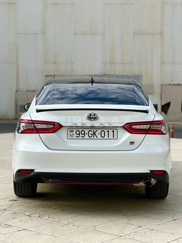 Toyota Camry-5