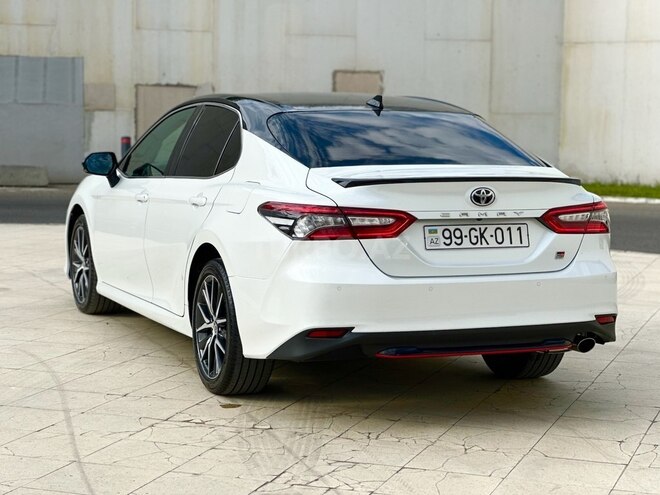 Toyota Camry-6