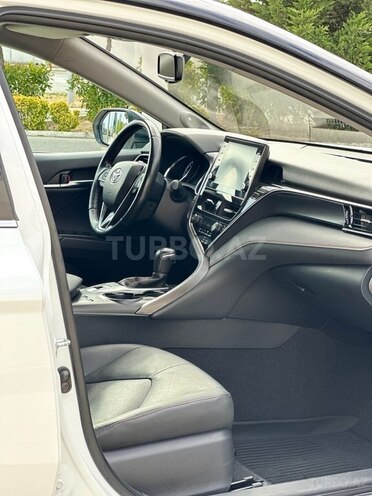 Toyota Camry-11