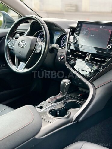 Toyota Camry-12