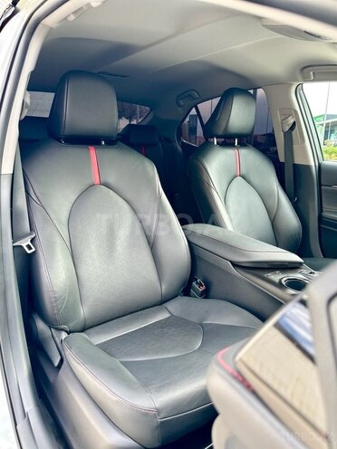Toyota Camry-13