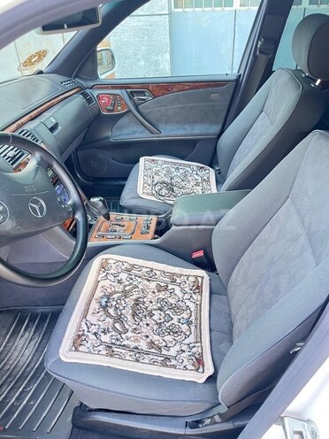 Mercedes E 240 2001, 289,000 km - 2.6 l - Salyan