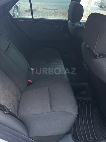Mercedes E 240 2001, 289,000 km - 2.6 l - Salyan