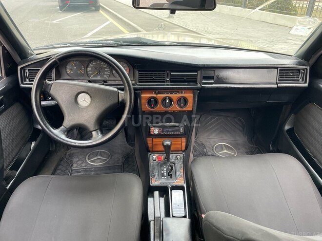Mercedes 190-9